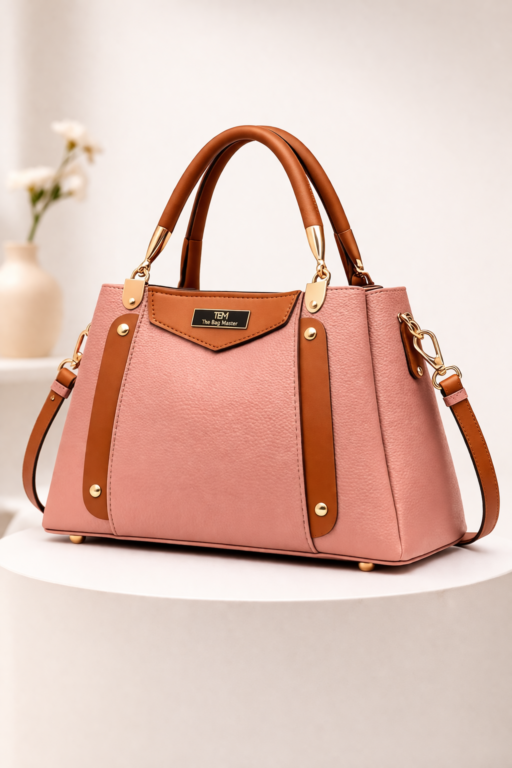 Chic Women's Handbag with Contrast Accents