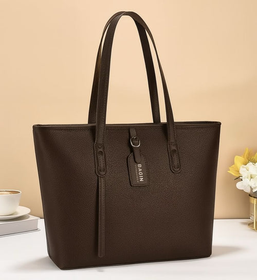 Classic Brown Tote – Elegant, Roomy, and Versatile